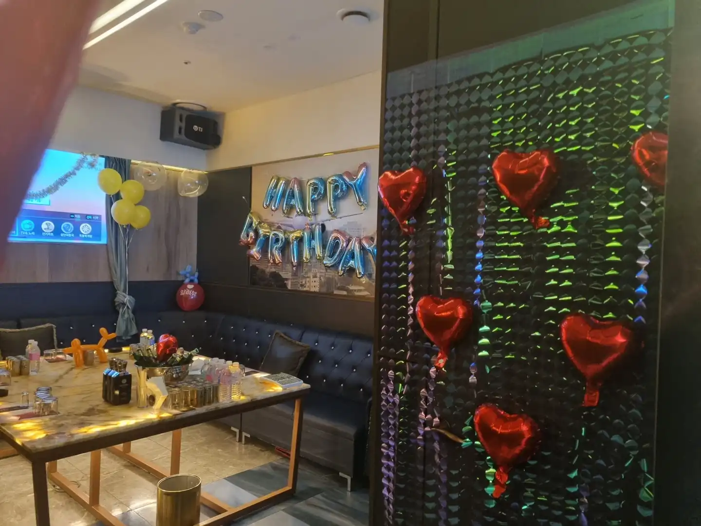 강남 하이퍼블릭 내부 17