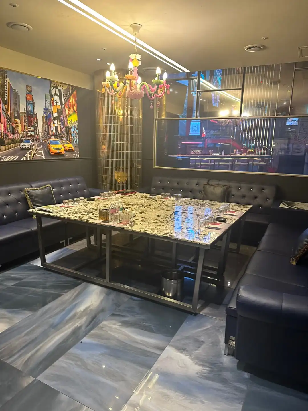 강남 하이퍼블릭 내부 8